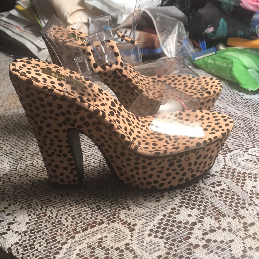 Qupid brand chunky heels leopard print clear pvc strap size 6.5